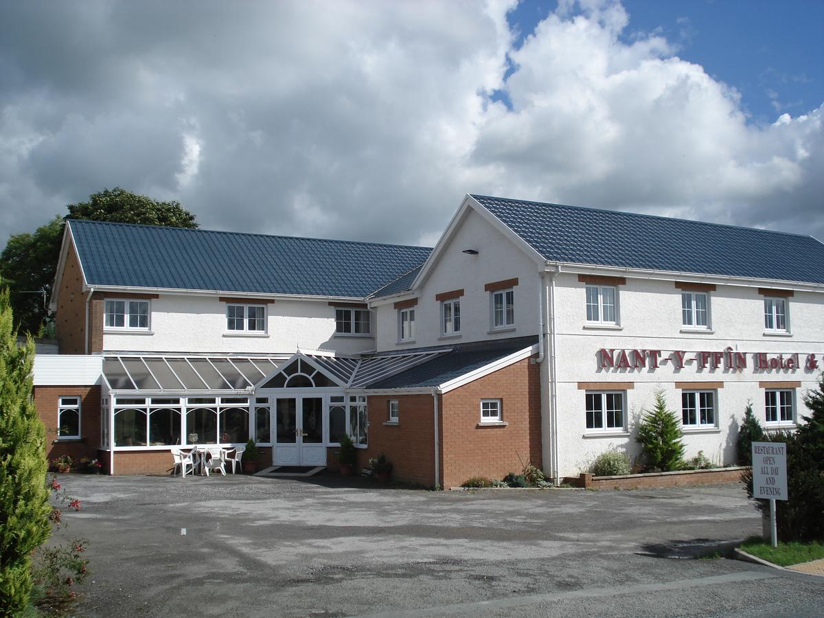 Nant-Y-Ffin Hotel Llandissilio Exterior photo